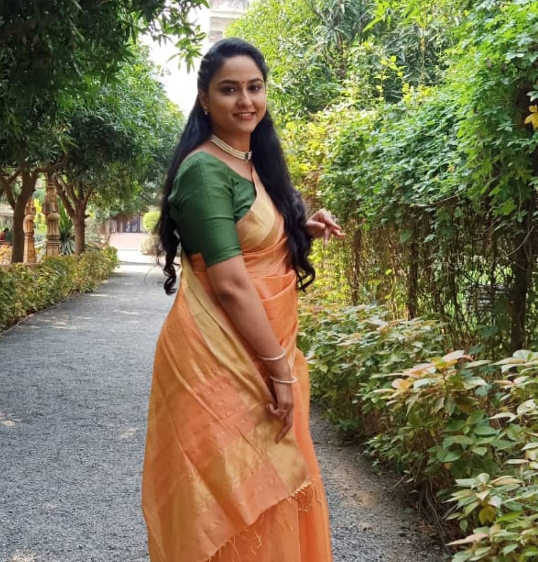 ZEE TELUGU TV ANCHOR KASI ANNAPURNA IN ORANGE SAREE BLOUSE 12